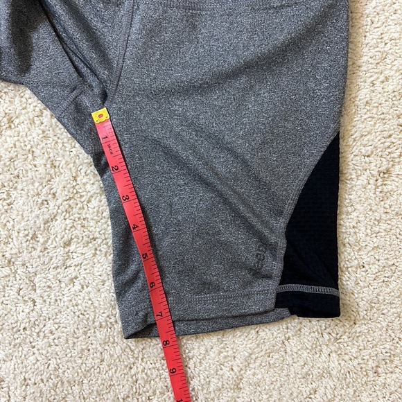 Reebok Bermuda Color Block Biker Short - Picture 9 of 9